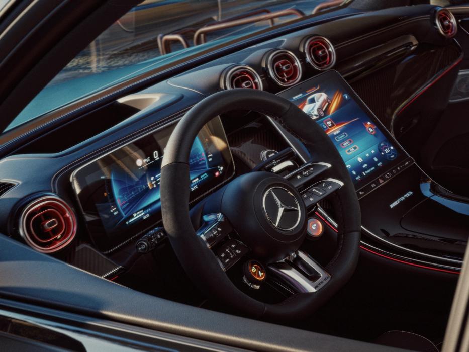 Steering wheel of the Mercedes-AMG GLC 53 4MATIC+ Coupé 