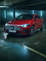 The Mercedes-AMG CLA 45 4MATIC+ Shooting Brake, viewed from the front
