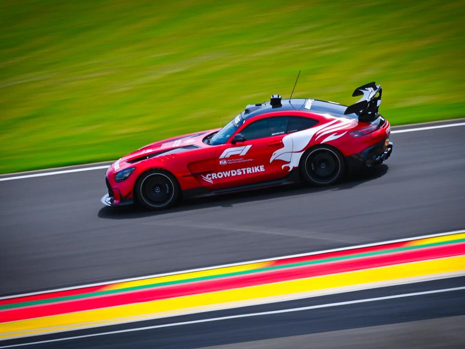 Safety Car auf der Strecke