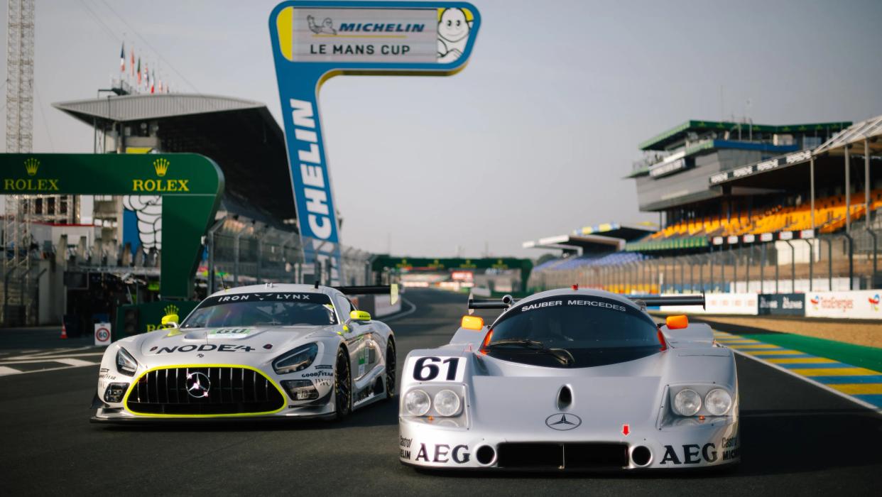 Mercedes-AMG GT Fahrzeuge - alte und neue Generation Seite an Seite