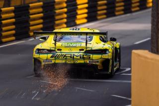 Mercedes-AMG GT und Funkenflug