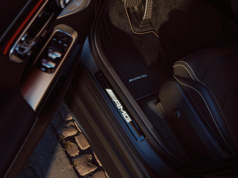 Door sill trim with AMG lettering