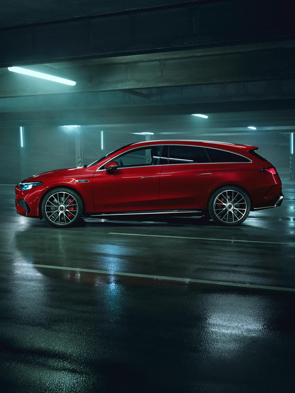 The Mercedes-AMG CLA 45 4MATIC+ Shooting Brake, viewed from the side
