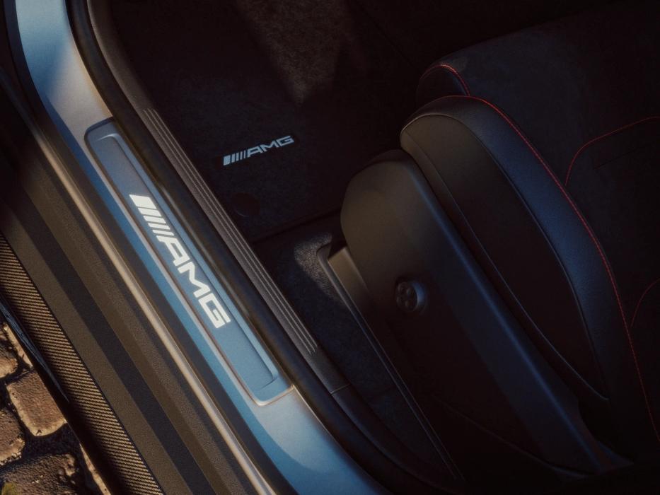 Einstiegsleiste mit AMG Schriftzug