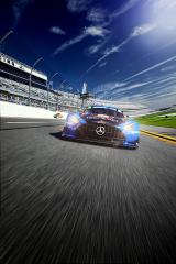 Mercedes-AMG GT auf der Rennstrecke bei der IMSA WeatherTech SportsCar Championship