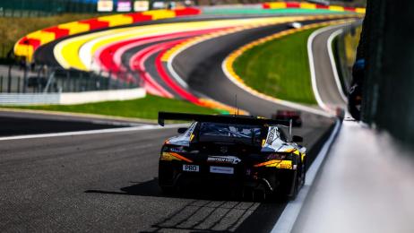 Mercedes-AMG GT bei den 24h von Spa auf der Rennstrecke