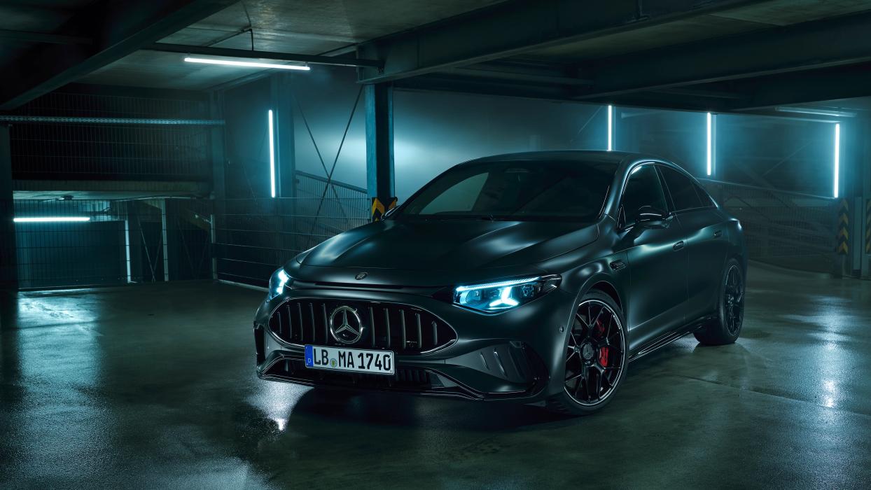 Die Mercedes-AMG CLA 45 4MATIC+ Limousine in einer Tiefgarage