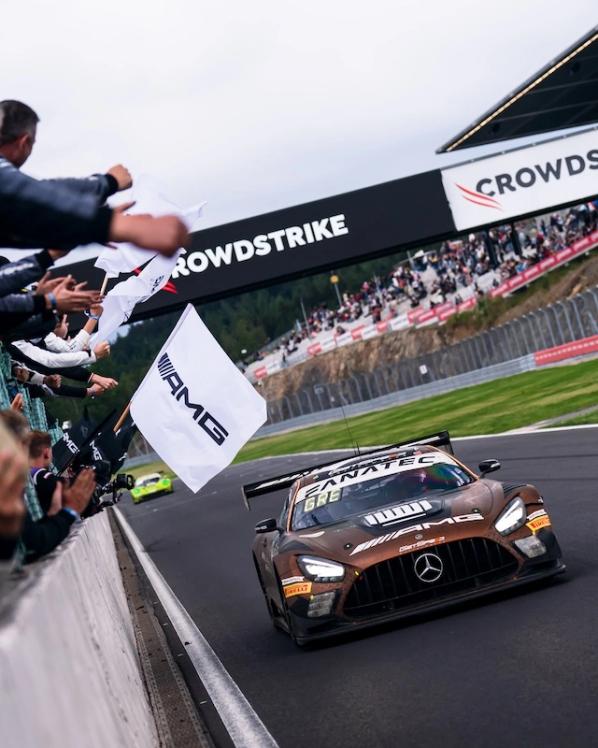 Mercedes-AMG GT bei den 24h von Spa auf der Rennstrecke