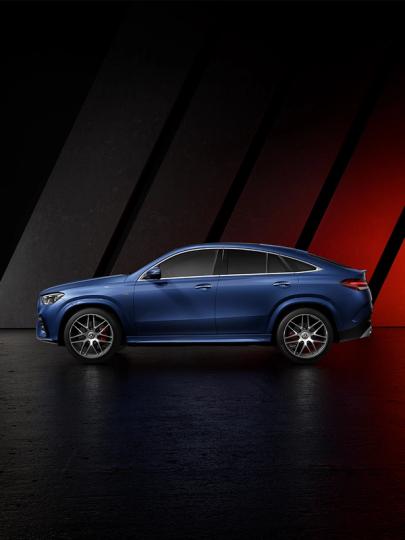 Seitliche Ansicht des Mercedes-AMG GLE 53 Coupé.