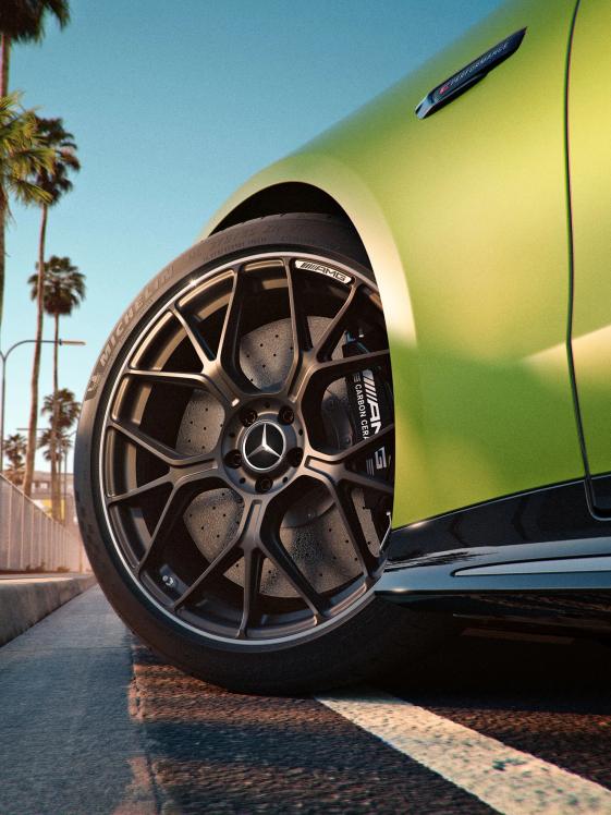 Close-up of the wheel and rim