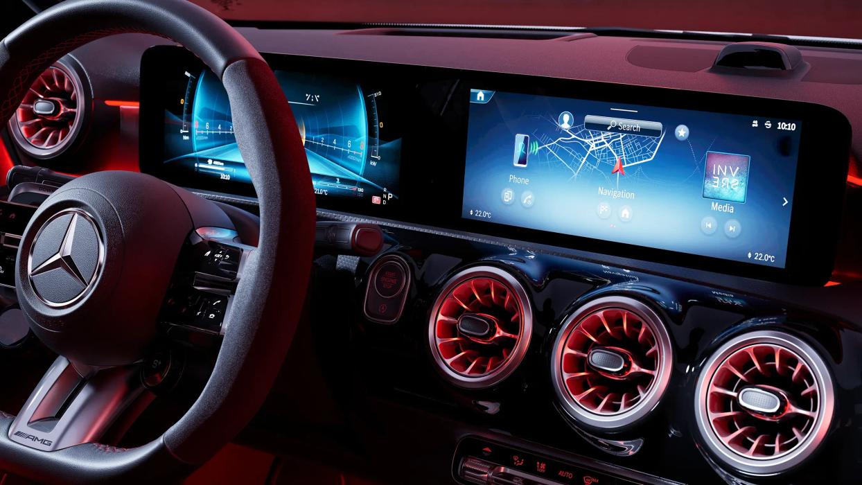 Mercedes-AMG MBUX Hyperscreen