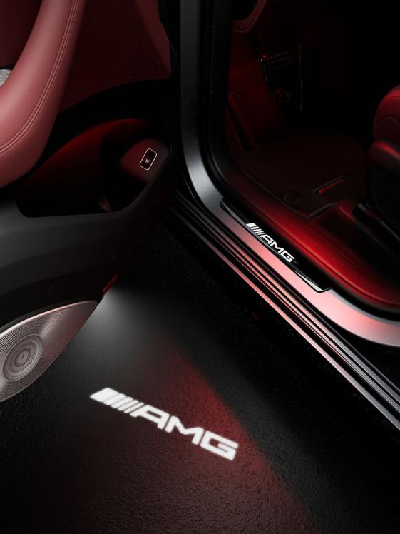 Entry into the new Mercedes-AMG GLS MANUFAKTUR Arctic Silver Edition