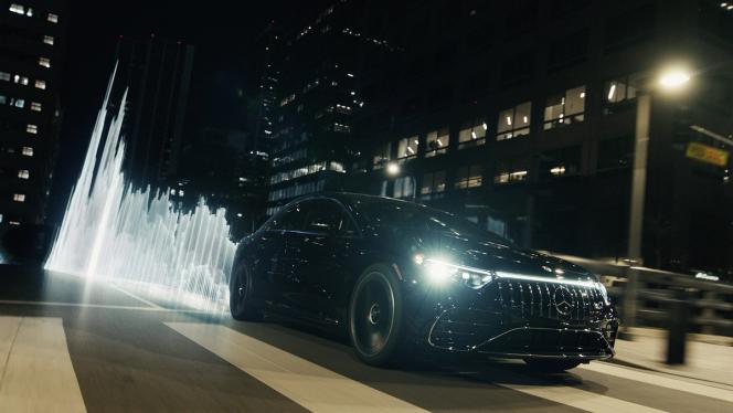 Frontaufnahme des Mercedes-AMG EQS 53 4MATIC+.