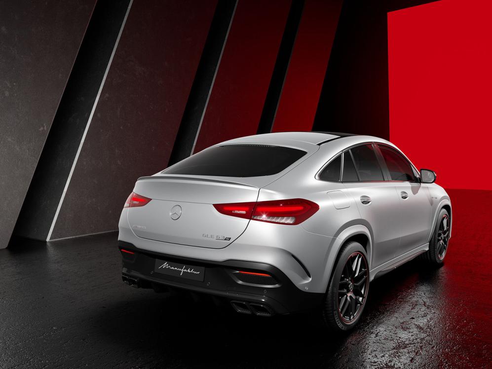 Heckansicht der neuen Mercedes-AMG GLE Coupé Arctic Silver MANUFAKTUR Edition