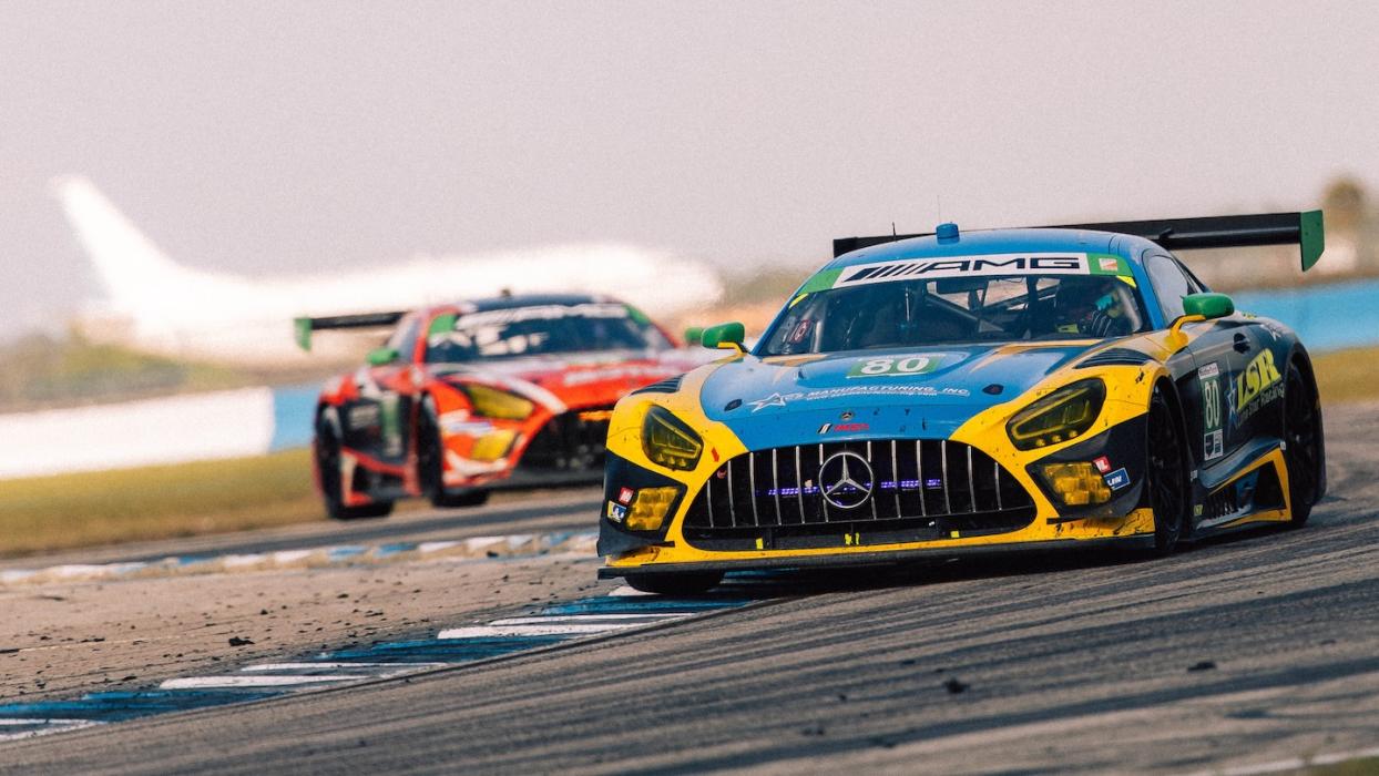 Mercedes-AMG GT auf der Rennstrecke bei der IMSA WeatherTech SportsCar Championship