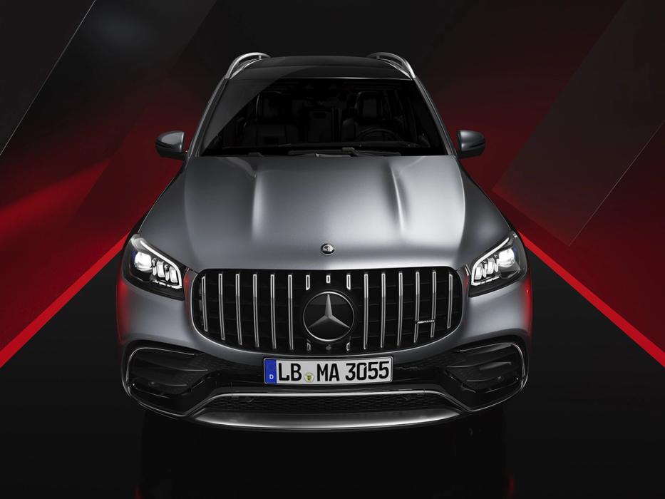 Front view of the new Mercedes-AMG GLS 63 SUV in silver colour.