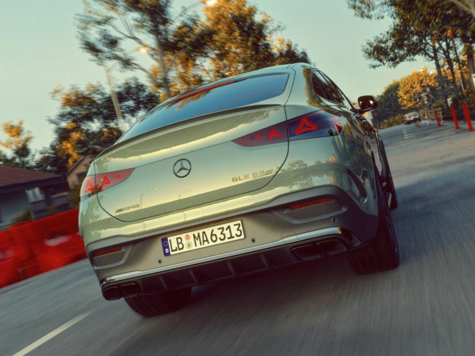 The new coupé, viewed from the rear