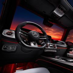 Cockpit and steering wheel of a Mercedes-AMG G 63.