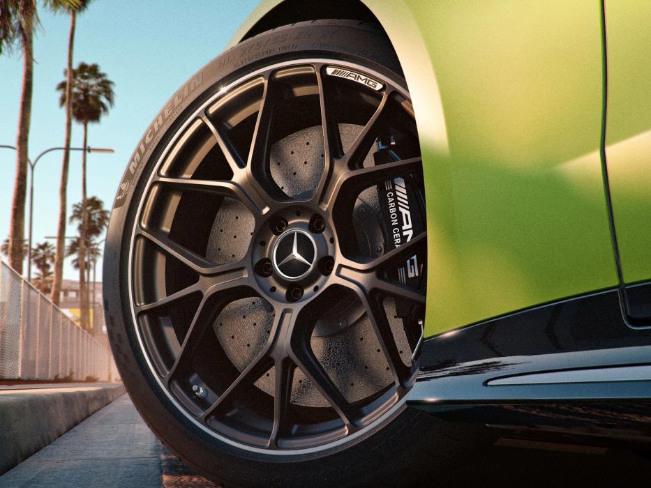 Close up of wheel and rim